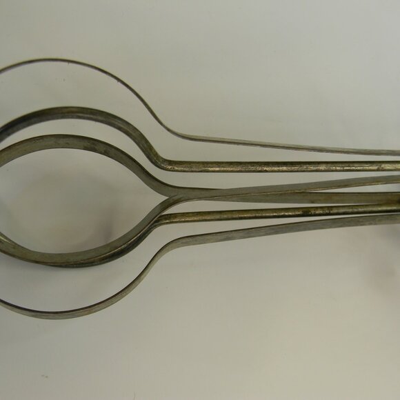 Vintage 1923 Patent A&J Hand Crank Egg Beater Green Wood Handle – Matching Wisk - Picture 4 of 8